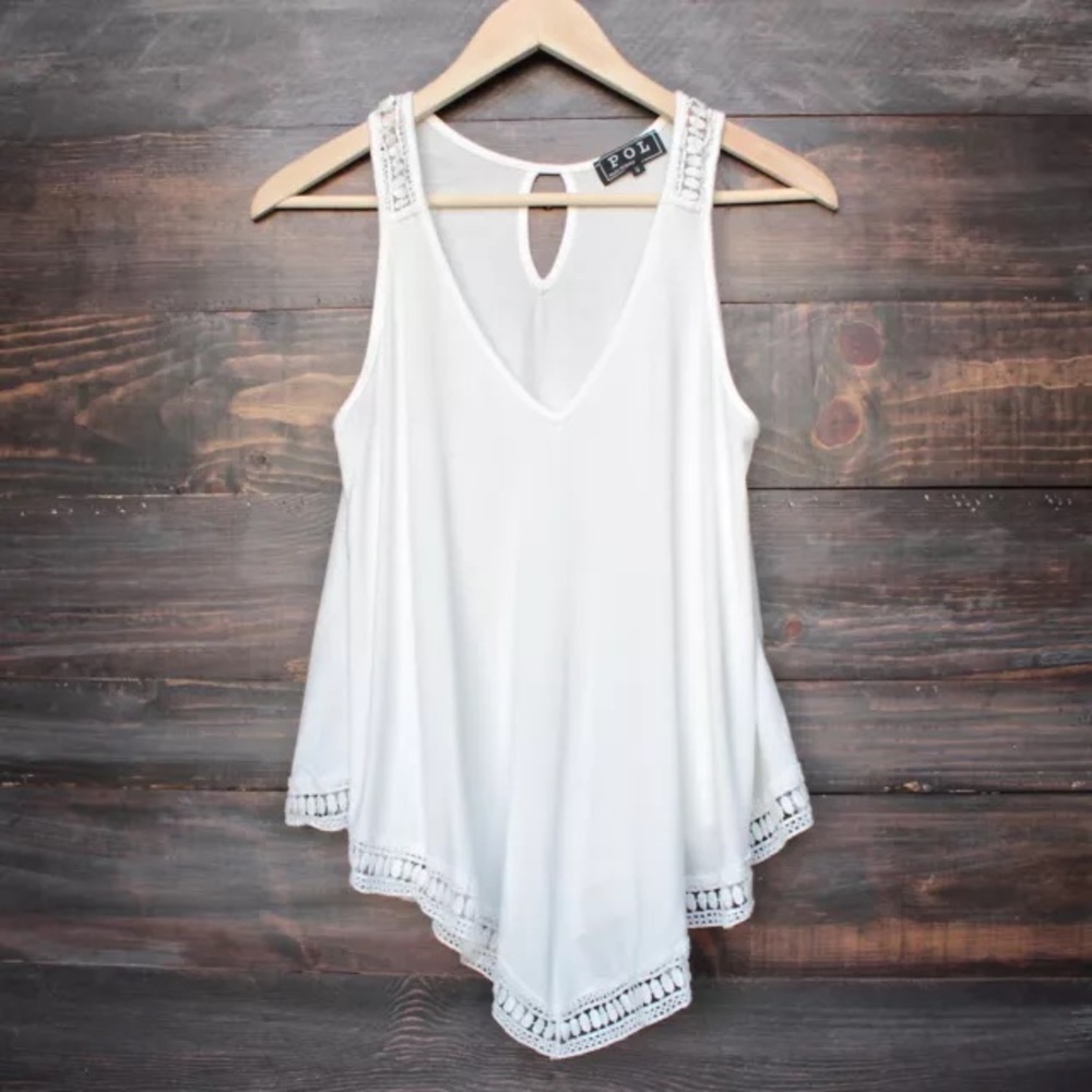 NWT V Neck pep hole irregular hem sleeveless Tee
